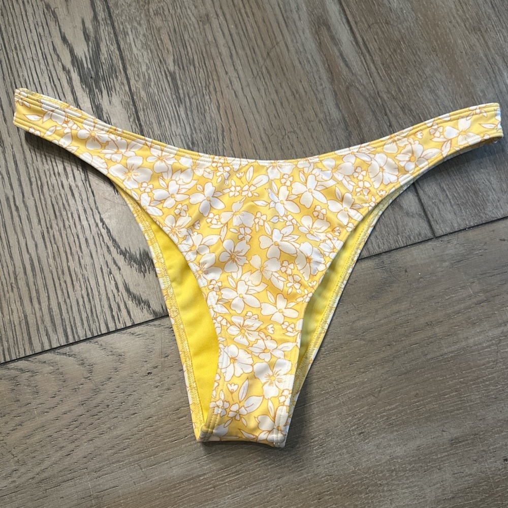 Hollister Bright Yellow Cheeky Floral Swim Bottom size L